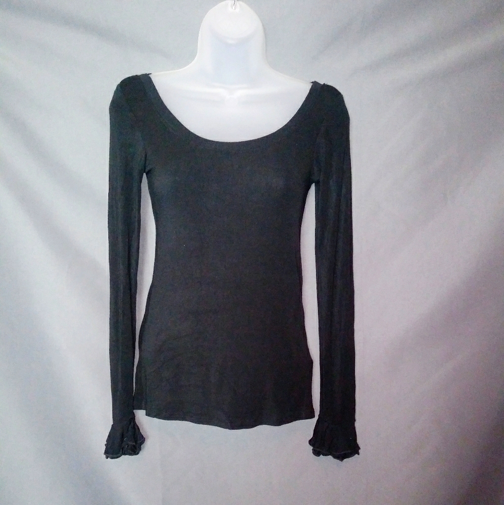 Hinge long sleeve top with ruffled cuffs